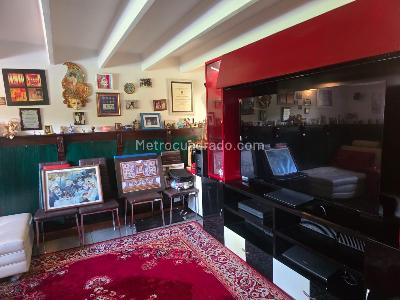 Casa de 4 alcobas en venta en San Jose De Bavaria, Bogotá, 400 m² · foto 4 de 11