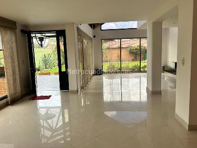 Casa en venta en San Jose De Bavaria, Bogotá · foto 3 de 13