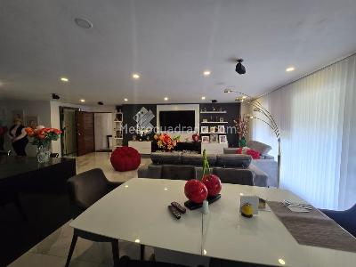 Apartamento de 3 alcobas en venta en Los Rosales Reservado, Bogotá, 175 m² · foto 2 de 13