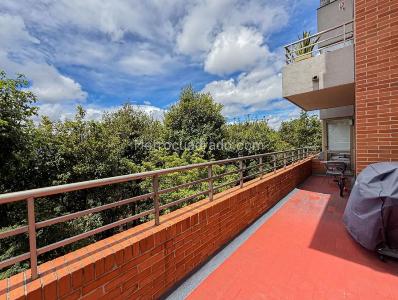 Apartamento de 4 alcobas en venta en Balcones De Lindaraja, Bogotá, 238 m² · foto 11 de 13