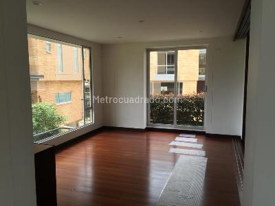 Casa de 3 alcobas en venta en Altos De Sotileza, Bogotá, 243 m² · foto 2 de 11