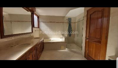 Casa de 4 alcobas en venta en San Jose De Bavaria, Bogotá, 520 m² · foto 7 de 13