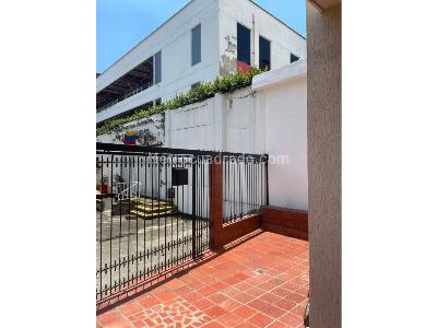 Casa de 5 alcobas en venta en Champagnat, Cali, 400 m² · foto 3 de 20