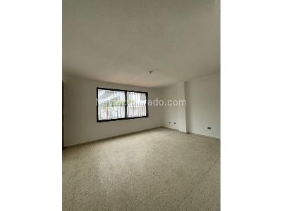 Casa de 5 alcobas en venta en Champagnat, Cali, 400 m² · foto 5 de 20