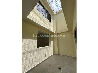 Casa de 5 alcobas en venta en Champagnat, Cali, 400 m² · foto 12 de 20