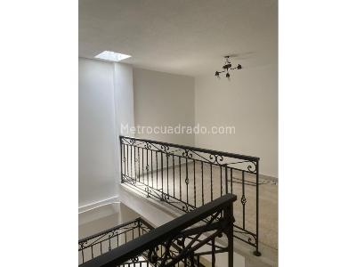 Casa de 5 alcobas en venta en Champagnat, Cali, 400 m² · foto 13 de 20