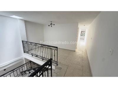 Casa de 5 alcobas en venta en Champagnat, Cali, 400 m² · foto 15 de 20