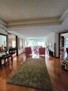 Apartamento de 3 alcobas en venta en Chico Cabrera, Bogotá, 307 m² · foto 11 de 18