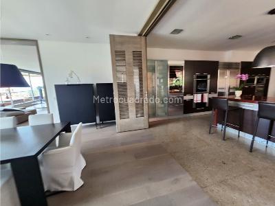 Apartamento de 3 alcobas en venta en Los Rosales Reservado, Bogotá, 469 m² · foto 11 de 20