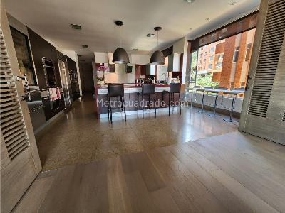 Apartamento de 3 alcobas en venta en Los Rosales Reservado, Bogotá, 469 m² · foto 13 de 20