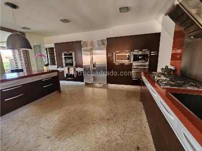 Apartamento de 3 alcobas en venta en Los Rosales Reservado, Bogotá, 469 m² · foto 15 de 20