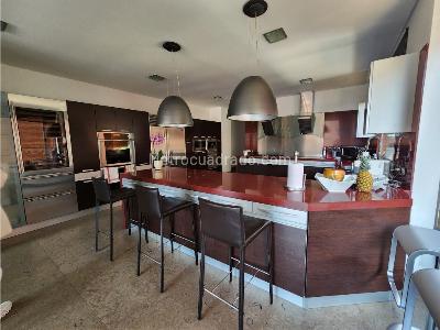 Apartamento de 3 alcobas en venta en Los Rosales Reservado, Bogotá, 469 m² · foto 16 de 20
