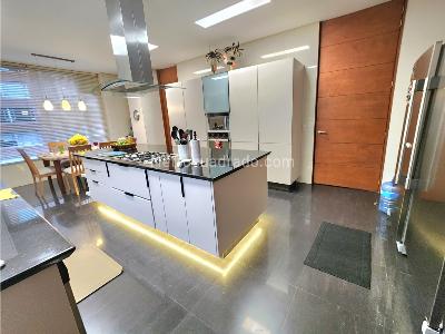 Apartamento de 4 alcobas en venta en Los Rosales Reservado, Bogotá, 430 m² · foto 13 de 20