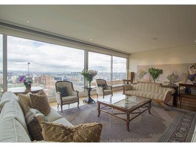 Apartamento de 3 alcobas en venta en Los Rosales, Bogotá, 553 m² · foto 3 de 20