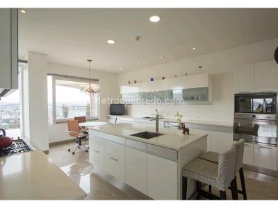 Apartamento de 3 alcobas en venta en Los Rosales, Bogotá, 553 m² · foto 14 de 20