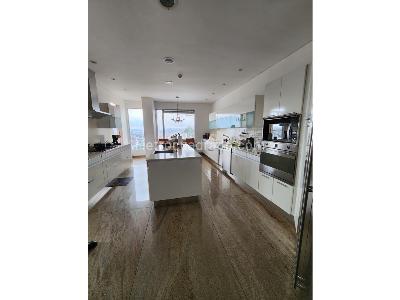 Apartamento de 3 alcobas en venta en Los Rosales, Bogotá, 553 m² · foto 15 de 20