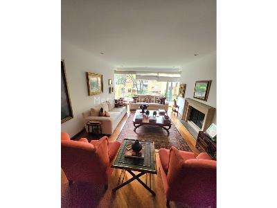 Apartamento de 3 alcobas en venta en Chico Cabrera, Bogotá, 307 m² · foto 2 de 20