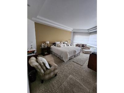 Apartamento de 3 alcobas en venta en Chico Cabrera, Bogotá, 307 m² · foto 15 de 20