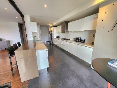 Apartamento de 3 alcobas en venta en Los Rosales, Bogotá, 295 m² · foto 4 de 20