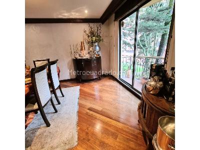 Apartamento de 3 alcobas en venta en Chico Reservado, Bogotá, 205 m² · foto 2 de 19