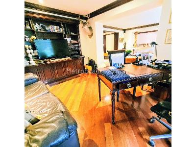 Apartamento de 3 alcobas en venta en Chico Reservado, Bogotá, 205 m² · foto 8 de 19