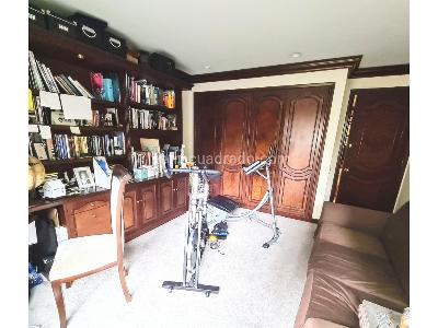 Apartamento de 3 alcobas en venta en Chico Reservado, Bogotá, 205 m² · foto 16 de 19