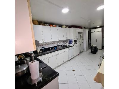 Apartamento de 3 alcobas en venta en Chico Reservado, Bogotá, 205 m² · foto 18 de 19