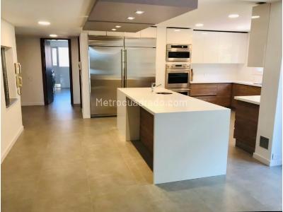 Apartamento de 5 alcobas en venta en El Refugio, Bogotá, 485 m² · foto 2 de 20