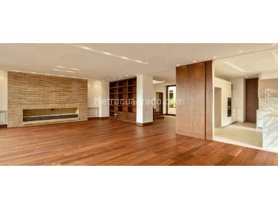 Casa de 4 alcobas en venta en El Refugio, Bogotá, 552 m² · foto 3 de 18
