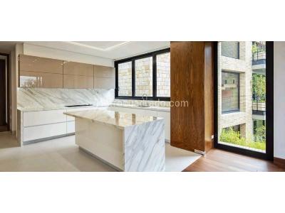 Casa de 4 alcobas en venta en El Refugio, Bogotá, 552 m² · foto 8 de 18