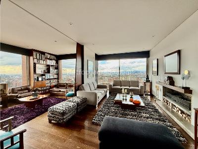 Apartamento de 3 alcobas en venta en Los Rosales, Bogotá, 305 m² · foto 2 de 15