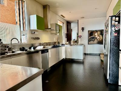 Apartamento de 3 alcobas en venta en Los Rosales, Bogotá, 305 m² · foto 7 de 15