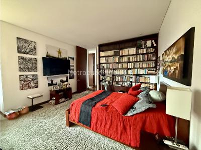 Apartamento de 3 alcobas en venta en Los Rosales, Bogotá, 305 m² · foto 9 de 15