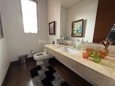 Apartamento de 3 alcobas en venta en Los Rosales, Bogotá, 305 m² · foto 13 de 15