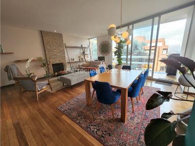 Apartamento de 3 alcobas en venta en El Refugio, Bogotá, 197 m² · foto 2 de 20