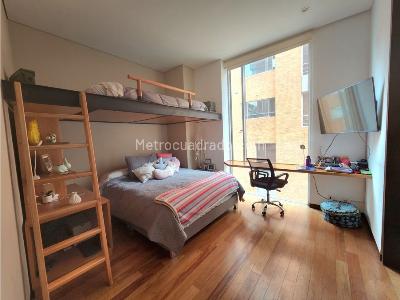 Apartamento de 3 alcobas en venta en El Refugio, Bogotá, 197 m² · foto 8 de 20