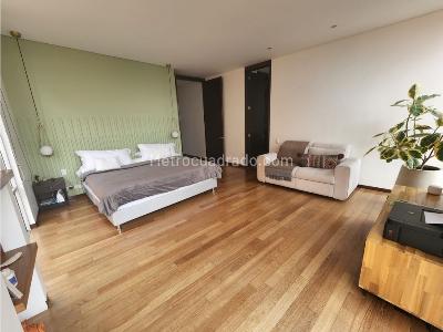 Apartamento de 3 alcobas en venta en El Refugio, Bogotá, 197 m² · foto 17 de 20
