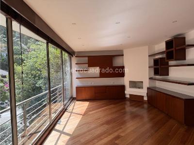 Apartamento de 2 alcobas en venta en El Refugio, Bogotá, 165 m² · foto 2 de 17