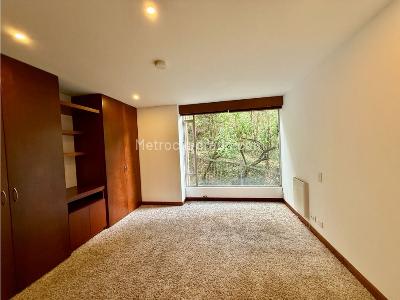 Apartamento de 2 alcobas en venta en El Refugio, Bogotá, 165 m² · foto 3 de 17