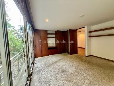 Apartamento de 2 alcobas en venta en El Refugio, Bogotá, 165 m² · foto 6 de 17