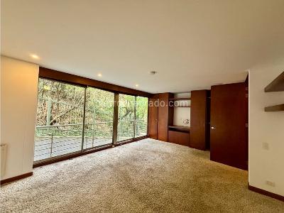 Apartamento de 2 alcobas en venta en El Refugio, Bogotá, 165 m² · foto 7 de 17