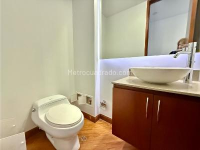 Apartamento de 2 alcobas en venta en El Refugio, Bogotá, 165 m² · foto 13 de 17