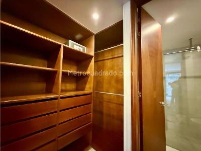 Apartamento de 2 alcobas en venta en El Refugio, Bogotá, 165 m² · foto 14 de 17
