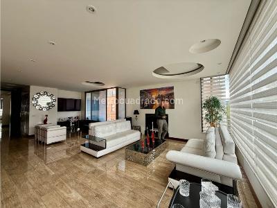 Apartamento de 3 alcobas en venta en La Cabrera, Bogotá, 235 m² · foto 4 de 16