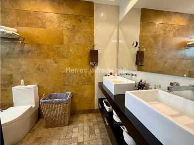 Apartamento de 3 alcobas en venta en La Cabrera, Bogotá, 235 m² · foto 11 de 16