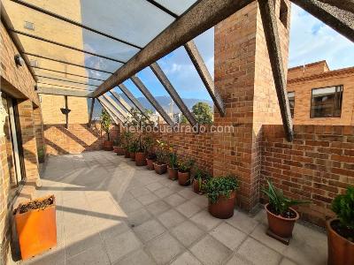 Apartamento de 4 alcobas en venta en Chico, Bogotá, 232 m² · foto 2 de 20