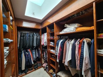 Apartamento de 4 alcobas en venta en Chico, Bogotá, 232 m² · foto 15 de 20