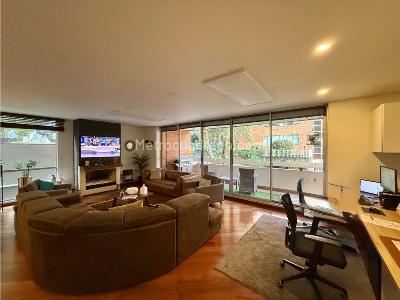 Apartamento de 3 alcobas en venta en Los Rosales, Bogotá, 185 m² · foto 2 de 15