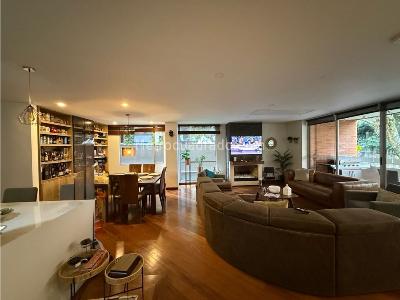 Apartamento de 3 alcobas en venta en Los Rosales, Bogotá, 185 m² · foto 4 de 15