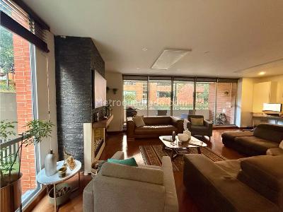 Apartamento de 3 alcobas en venta en Los Rosales, Bogotá, 185 m² · foto 5 de 15